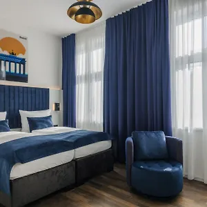 Homaris East Side Отель