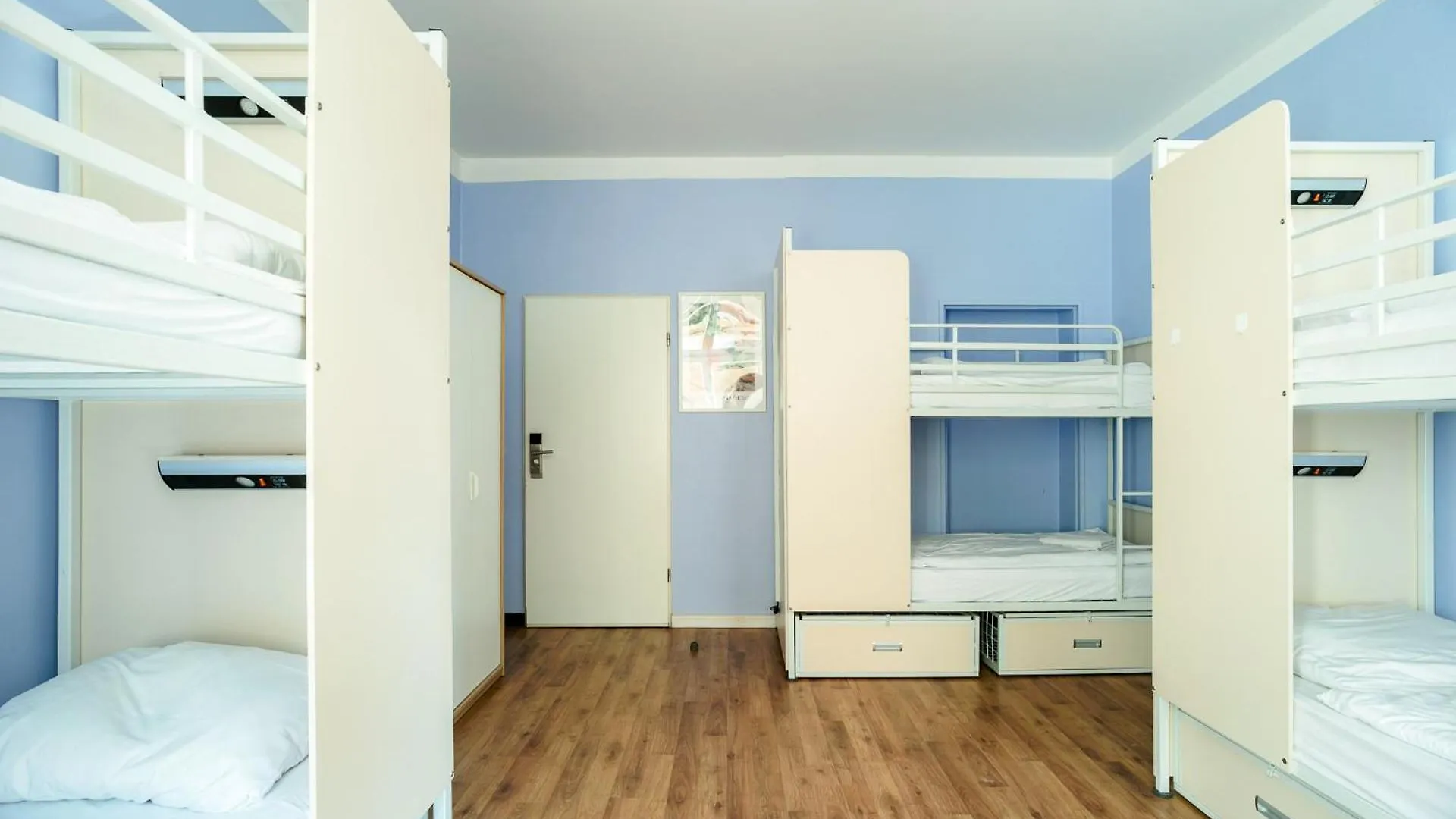Eastseven Berlin Hostel